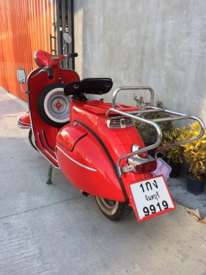 ขาย Vespa 64 อินเดีย พร้อมทะเบียนแท้โอนขนส่ง สีทำมาใหม่ไม่มีผุสภาพสวยมาก เครื่องดีมาก