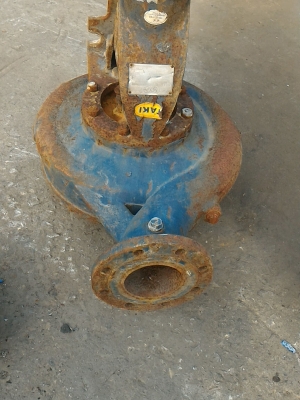 ปั็มน้ำขนาดท่อ 4 นิ้ว ยี่ห้อ TAKI จากญี่ปุ่น ดันน้ำขึ้นได้สูง 30 ม. ได้ปริมาณน้ำ 120000 ลิตร/ ชั่วโมง (เพลาด้านท้ายขาด