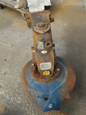 ปั็มน้ำขนาดท่อ 4 นิ้ว ยี่ห้อ TAKI จากญี่ปุ่น ดันน้ำขึ้นได้สูง 30 ม. ได้ปริมาณน้ำ 120000 ลิตร/ ชั่วโมง (เพลาด้านท้ายขาด