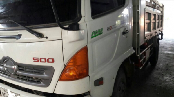 Hino  หกล้อ 175แรง  สวยพร้อมใช้