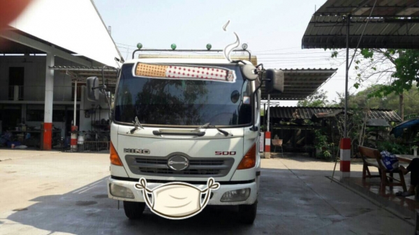Hino  หกล้อ 175แรง  สวยพร้อมใช้