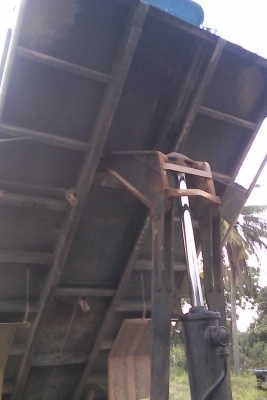 ขาย6ล้อร๊อคหัวนอกเครื่อง6HE195แรงดั้มเกษตรข้างปิเนียมรถสวยพร้อมใช้