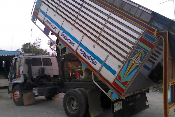 ขาย6ล้อร๊อคหัวนอกเครื่อง6HE195แรงดั้มเกษตรข้างปิเนียมรถสวยพร้อมใช้