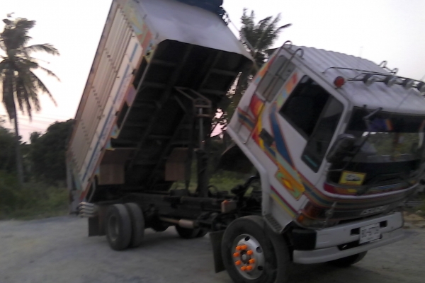 ขาย6ล้อร๊อคหัวนอกเครื่อง6HE195แรงดั้มเกษตรข้างปิเนียมรถสวยพร้อมใช้