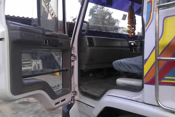 ขาย6ล้อร๊อคหัวนอกเครื่อง6HE195แรงดั้มเกษตรข้างปิเนียมรถสวยพร้อมใช้