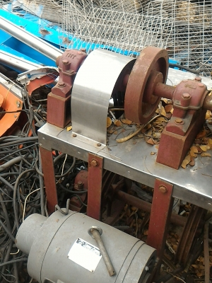 เครื่องทำลูกชิ้นแบบถาดหมุนบดและผสมส่วนประกอบต่างๆเข้าให้เป็นเนื้อเดียวกันได้เลย