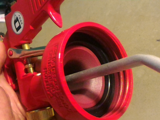 กาพ่นสีด้ามแดง (แบบกาล่างดูดสีขึ้น) ของใหม่ยี่ห้อ OSAKA  ปริมาณสี ได้จากตัวปืนพ่นเลย ปรับรูปแบบการพ่นของสีให้ออกแนวได้ทั้งแนวตั้งและแนวนอน