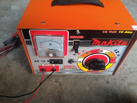 เครื่องชาร์ทแบตเตอรี Makita ขนาดกระแสชาร์ท 10 A. กระน้อยแบตไม่ฝัง ใช้ได้ตั้งแต่ 6 - 12  V.  ปรับตั้งกระแสชาร์ทได้ หลายระดับ