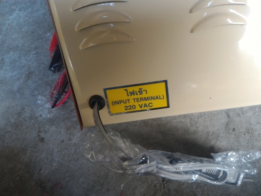 เครื่องชาร์ทแบตเตอรี Makita ขนาดกระแสชาร์ท 10 A. กระน้อยแบตไม่ฝัง ใช้ได้ตั้งแต่ 6 - 12  V.  ปรับตั้งกระแสชาร์ทได้ หลายระดับ