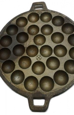 กระทะขนมครกงานงานเก่าสวย ตราไก่ และตราลูกศรคู่28 เหล็กหล่อหนา และหนักมากๆ เอาไปตกแต่งร้านค้าหรือนำไปใช้งานทำขนมครกขายได้เลยครับ