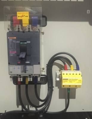 ขายตู้ Mdb main air circuit breaker Merlin Gerin 1,250A  ใช้กับหม้อแปลงขนาด 800 kva  breaker ย่อยของ Merlin Gerin 15 ตัว 630A-1 400A-2 250A-2 200A-3 160A-2 100A-5 พร้อม Cap bank 12 step  สภาพดีพร้อมใช้งานครับ สนใจติดต่อได้ที่ K.Pipat  Mobile:098-2641749 I