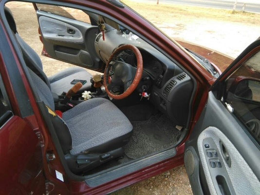 รถยี่ห้อ mitsubishi lancer