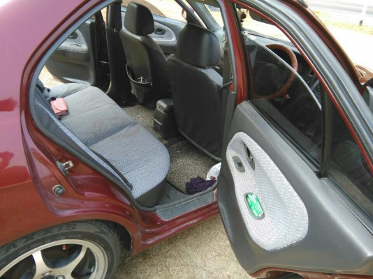 รถยี่ห้อ mitsubishi lancer