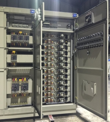 ขายตู้ Mdb main air circuit breaker Merlin Gerin 2,500A ใช้กับหม้อแปลงขนาด 1,500 kva breaker ย่อยของ Merlin Gerin 15 ตัว 630A-2 400A-3 250A-1 160A-4 125A-3 100A-2 พร้อม Cap bank 12 step สภาพดีพร้อมใช้งานครับ สนใจติดต่อได้ที่ K.Pipat Mobile:098-2641749 ขายตู้ Mdb main air circuit breaker Merlin Gerin 2,500A ใช้กับหม้อแปลงขนาด 1,500 kva breaker ย่อยของ Merlin Gerin 15 ตัว 630A-2 400A-3 250A-1 160A-4 125A-3 100A-2 พร้อม Cap bank 12 step สภาพดีพร้อมใช้งานครับ สนใจติดต่อได้ที่ K.Pipat Mobile:098-2641749