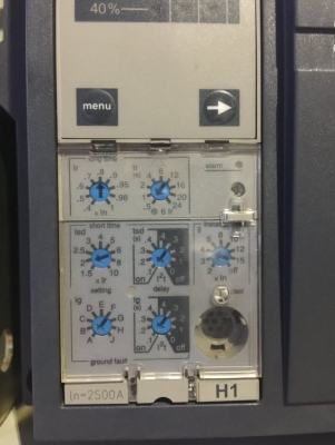 ขายตู้ Mdb main air circuit breaker Merlin Gerin 2,500A ใช้กับหม้อแปลงขนาด 1,500 kva breaker ย่อยของ Merlin Gerin 15 ตัว 630A-2 400A-3 250A-1 160A-4 125A-3 100A-2 พร้อม Cap bank 12 step สภาพดีพร้อมใช้งานครับ สนใจติดต่อได้ที่ K.Pipat Mobile:098-2641749 ขายตู้ Mdb main air circuit breaker Merlin Gerin 2,500A ใช้กับหม้อแปลงขนาด 1,500 kva breaker ย่อยของ Merlin Gerin 15 ตัว 630A-2 400A-3 250A-1 160A-4 125A-3 100A-2 พร้อม Cap bank 12 step สภาพดีพร้อมใช้งานครับ สนใจติดต่อได้ที่ K.Pipat Mobile:098-2641749