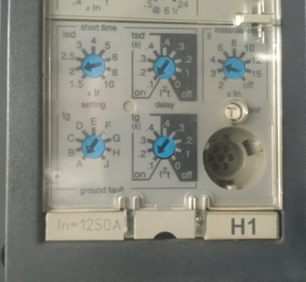 ขายตู้ Mdb main air circuit breaker Merlin Gerin 2,500A ใช้กับหม้อแปลงขนาด 1,500 kva breaker ย่อยของ Merlin Gerin 15 ตัว 630A-2 400A-3 250A-1 160A-4 125A-3 100A-2 พร้อม Cap bank 12 step สภาพดีพร้อมใช้งานครับ สนใจติดต่อได้ที่ K.Pipat Mobile:098-2641749 ขายตู้ Mdb main air circuit breaker Merlin Gerin 2,500A ใช้กับหม้อแปลงขนาด 1,500 kva breaker ย่อยของ Merlin Gerin 15 ตัว 630A-2 400A-3 250A-1 160A-4 125A-3 100A-2 พร้อม Cap bank 12 step สภาพดีพร้อมใช้งานครับ สนใจติดต่อได้ที่ K.Pipat Mobile:098-2641749