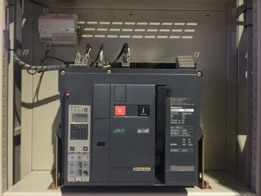 ขายตู้ Mdb main air circuit breaker Merlin Gerin 2,500A ใช้กับหม้อแปลงขนาด 1,500 kva breaker ย่อยของ Merlin Gerin 15 ตัว 630A-2 400A-3 250A-1 160A-4 125A-3 100A-2 พร้อม Cap bank 12 step สภาพดีพร้อมใช้งานครับ สนใจติดต่อได้ที่ K.Pipat Mobile:098-2641749 ขายตู้ Mdb main air circuit breaker Merlin Gerin 2,500A ใช้กับหม้อแปลงขนาด 1,500 kva breaker ย่อยของ Merlin Gerin 15 ตัว 630A-2 400A-3 250A-1 160A-4 125A-3 100A-2 พร้อม Cap bank 12 step สภาพดีพร้อมใช้งานครับ สนใจติดต่อได้ที่ K.Pipat Mobile:098-2641749