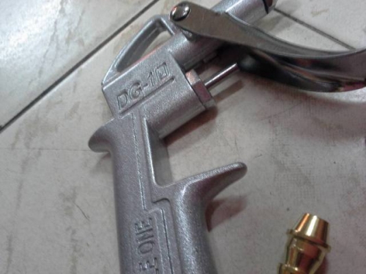 ขายชุดปืนเป่าลมEAGLE ONE Made in Taiwan.พร้อมอุปกรณ์4ชิ้น ขายชุดปืนเป่าลมEAGLE ONE Made in Taiwan.พร้อมอุปกรณ์4ชิ้น