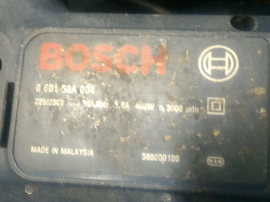 เลื่อยจิ๊กซอร์ไฟฟ้า ยี่ห้อ BOSGH รุ่น GST 54 ขนาดกำลังของมอเตอร์ 400 W.  ทำงานต่อเนื่องได้ดี ใช้ไฟ 220 V. ใบมีดคม