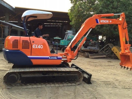 ขายรถขุดแบคโฮ HITACHI EX40 ขนาด40  รถเก่านอกแท้100\%(คอลโทลสั้น ปั๊มนิ้ว ระบบไว)  รถพร้อมใช้งาน เอกสารใบอินวอยครบ