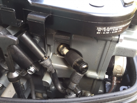 ขายเรือยาง 10ฟุตพร้อมเครื่องzuzuki df 15 แรง ติดต่อ 085-1001946