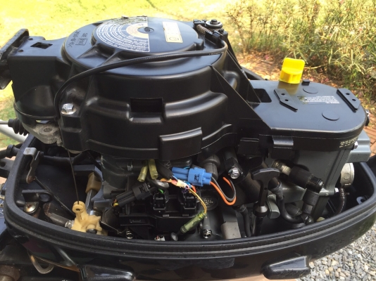 ขายเรือยาง 10ฟุตพร้อมเครื่องzuzuki df 15 แรง ติดต่อ 085-1001946