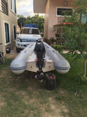 ขายเรือยาง 10ฟุตพร้อมเครื่องzuzuki df 15 แรง ติดต่อ 085-1001946
