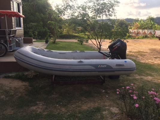 ขายเรือยาง 10ฟุตพร้อมเครื่องzuzuki df 15 แรง ติดต่อ 085-1001946