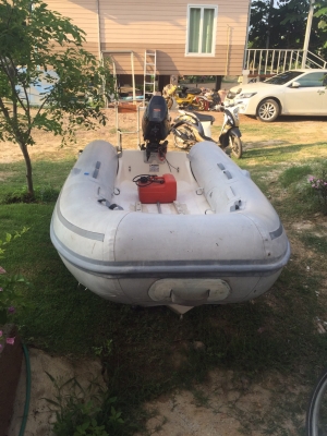 ขายเรือยาง 10ฟุตพร้อมเครื่องzuzuki df 15 แรง ติดต่อ 085-1001946