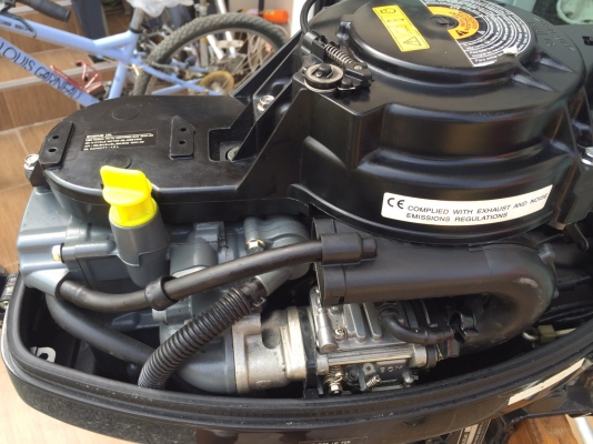 ขายเรือยาง 10ฟุตพร้อมเครื่องzuzuki df 15 แรง ติดต่อ 085-1001946