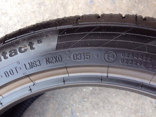 ยาง Continental 215-45-17 made in GERMANY ปี 15ครบชุด 4 เส้น 4000 ยางลงสนามรอบเดียวยางสวยๆไม่มีปะไม่บวมดอกเต็มๆยางเหลือเยอะวิ่งใด้อีกนานค่ะ