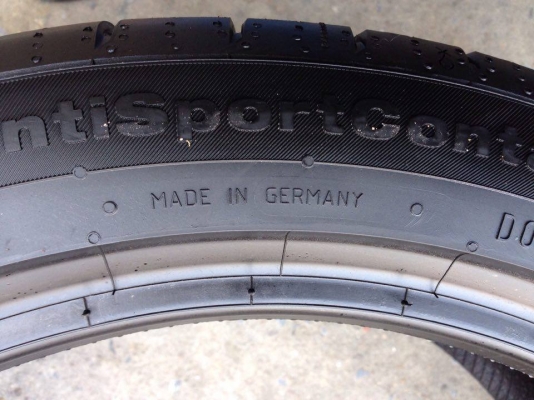 ยาง Continental 215-45-17 made in GERMANY ปี 15ครบชุด 4 เส้น 4000 ยางลงสนามรอบเดียวยางสวยๆไม่มีปะไม่บวมดอกเต็มๆยางเหลือเยอะวิ่งใด้อีกนานค่ะ