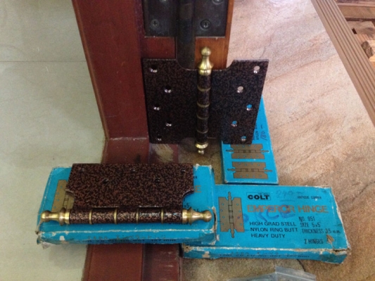 ขายบานพับประตูCOLTขนาด5"×5"งานเก่าเก็บแพ็ค2ตัว ตราม้าขนาดใหญ่ ขายบานพับประตูCOLTขนาด5"×5"งานเก่าเก็บแพ็ค2ตัว ตราม้าขนาดใหญ่