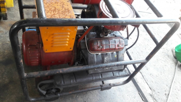 ตู้เชื่อมสนาม เบนซิน2สูบ นำเข้าจากญี่ปุ่น