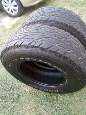 265/70R16 DUNLOP GRANDTREK  A/T3  ตัวหนังสือขาว ปีใหม่ 2015 ไม่มีปะ  มี 2 เส้น tel.081-427-3941 ไอดีไลน์ 0814273941