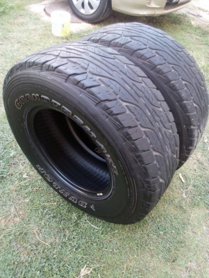 265/70R16 DUNLOP GRANDTREK  A/T3  ตัวหนังสือขาว ปีใหม่ 2015 ไม่มีปะ  มี 2 เส้น tel.081-427-3941 ไอดีไลน์ 0814273941