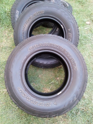 265/70R16 DUNLOP GRANDTREK  A/T3  ตัวหนังสือขาว ปีใหม่ 2015 ไม่มีปะ  มี 2 เส้น tel.081-427-3941 ไอดีไลน์ 0814273941