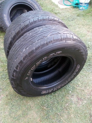 265/70R16 DUNLOP GRANDTREK  A/T3  ตัวหนังสือขาว ปีใหม่ 2015 ไม่มีปะ  มี 2 เส้น tel.081-427-3941 ไอดีไลน์ 0814273941