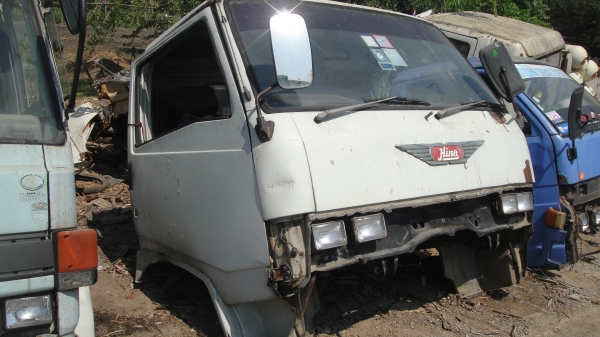 หัวHINO ฃุปเปอร์เสี่ย สวยเดิม ขาหน้า-หลัง กันชน ของครบ ยกใส่รถได้เลย