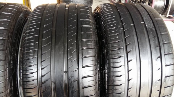 ขายล้อแม็กมือ2 rpf1 18"&times;f9.5"  r10.5" ยางปี15,2เส้น.ปี13,2เส้น  สนใจติดต่อ ตาเล็ก ล้อและยางครับ 081-3747940