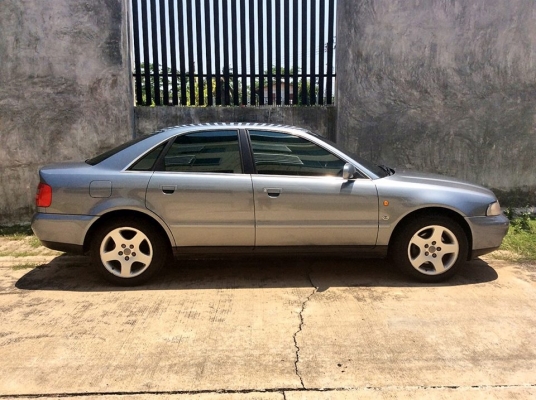 AUDI A4 2.4 V6 1998