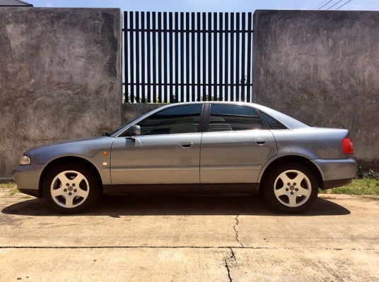 AUDI A4 2.4 V6 1998