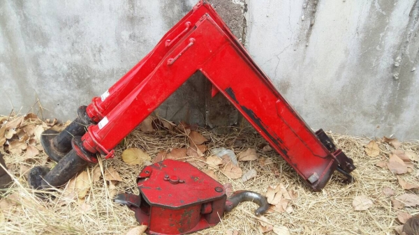 ขายถูกๆ..110000บาท เครนยูนิค2ตันครึ่ง3ปลอก ท้องวี6เลียม สภาพสวยๆ พร้อมใช้