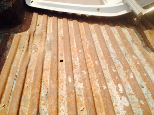 นิสสัน 4 ล้อ สองเพลา โฟวิน เครื่อง Z16  ขายตามสภาพ