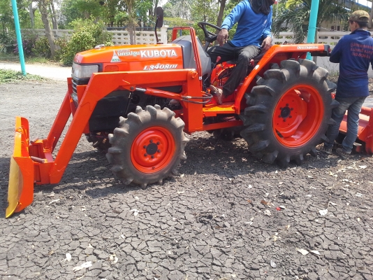 ขายครับ3408DIอุปกรหน้าหลังรถพร้อมใช้งาน