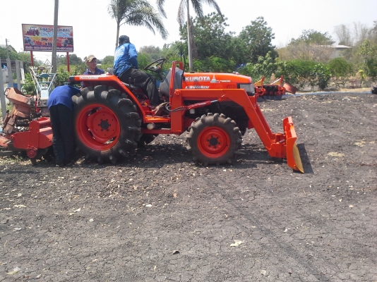 ขายครับ3408DIอุปกรหน้าหลังรถพร้อมใช้งาน