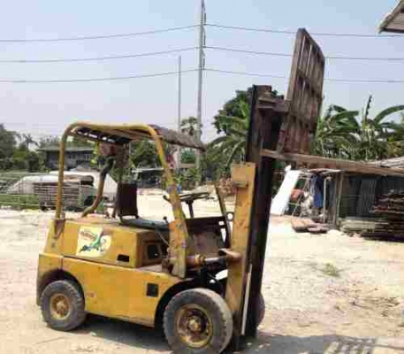 ขาย รถโฟล์คลิฟท์ พร้อมใช้งานราคาถูก