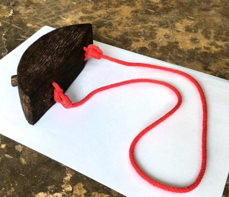 กระโล๊ก กระฮอก หรือที่แขวนคอสัตว์ไม้เก่า ตัวที่1 แกะสลักมือ เนื้อไม้พิเศษๆ หายากแล้วนะครับ