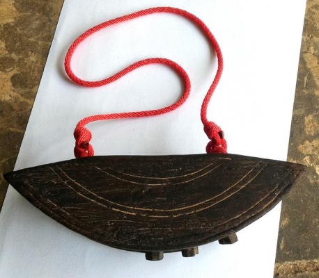 กระโล๊ก กระฮอก หรือที่แขวนคอสัตว์ไม้เก่า ตัวใหญ่ที่3 แกะลายสลักมือ แฮนด์เมดเนื้อไม้พิเศษๆ หายากนะครับ