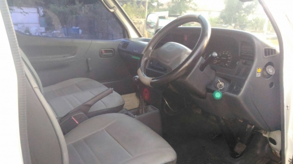 รถตู้โตโยต้า HIACE